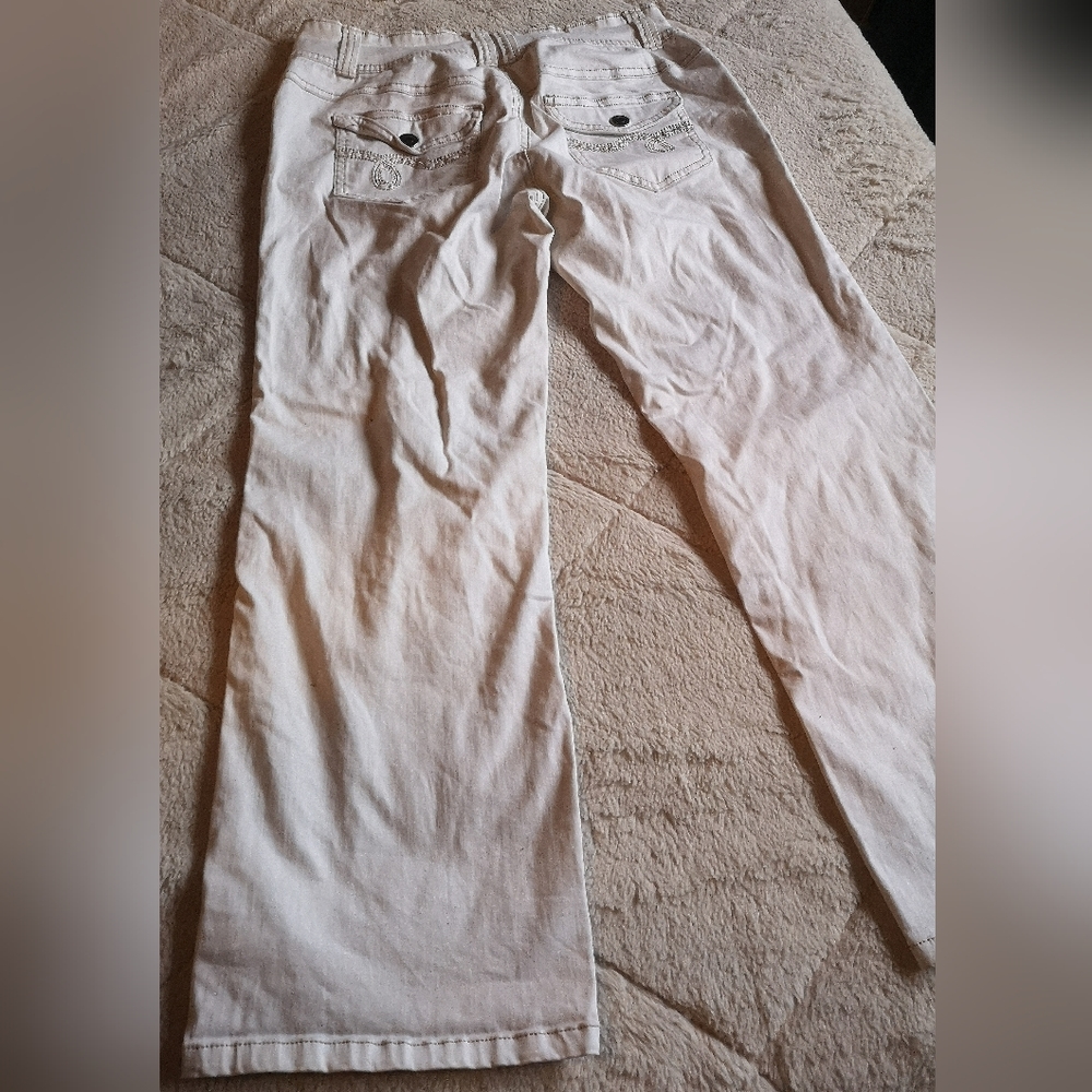 White pants - Picture 8 of 8